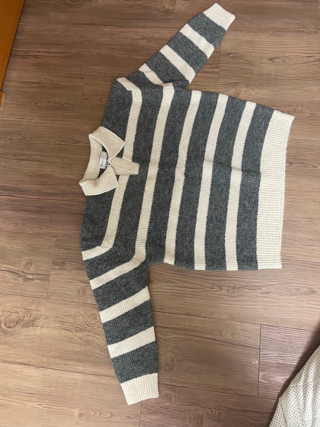 슈퍼서브 스트라이프 니트 상품이미지1