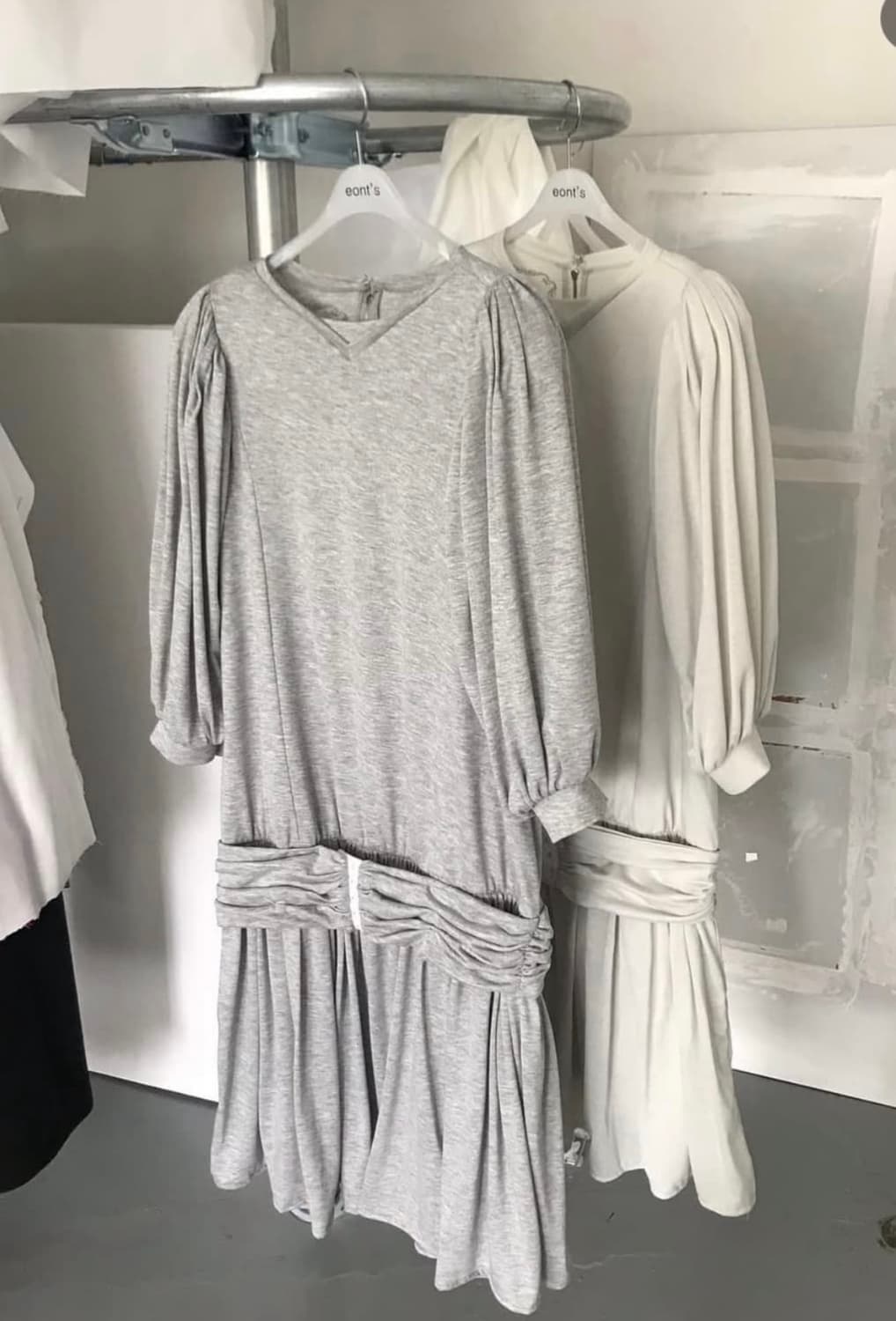 eonts 아르누보 드레스 _sage green 상품이미지3