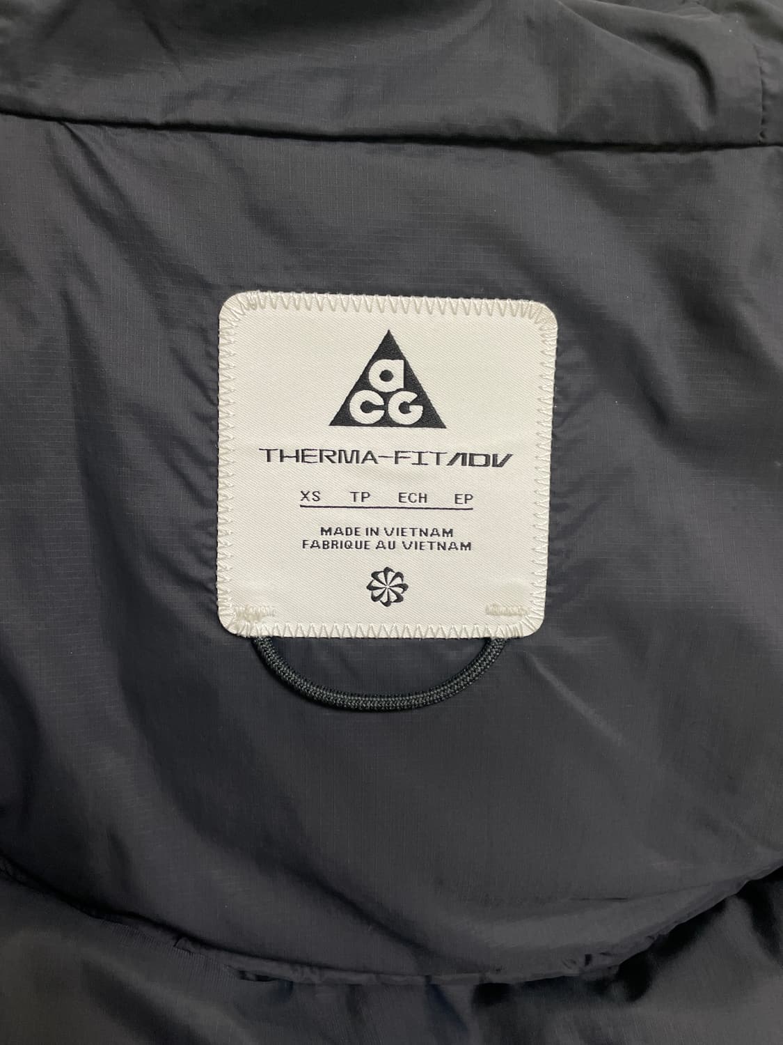 나이키 acg 블랙패딩 xs 상품이미지4