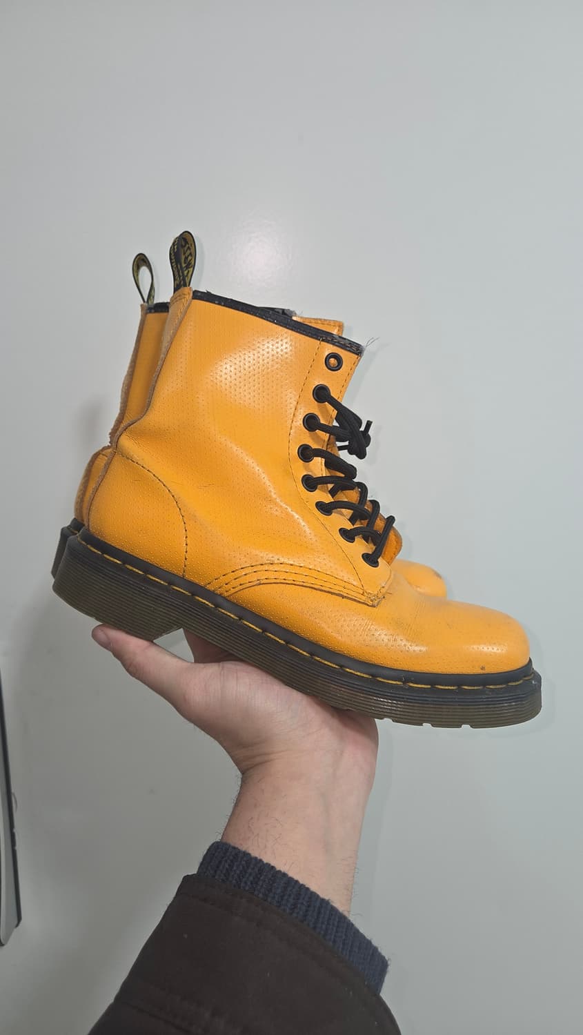Dr. Martens Yellow Boots 250 상품이미지3