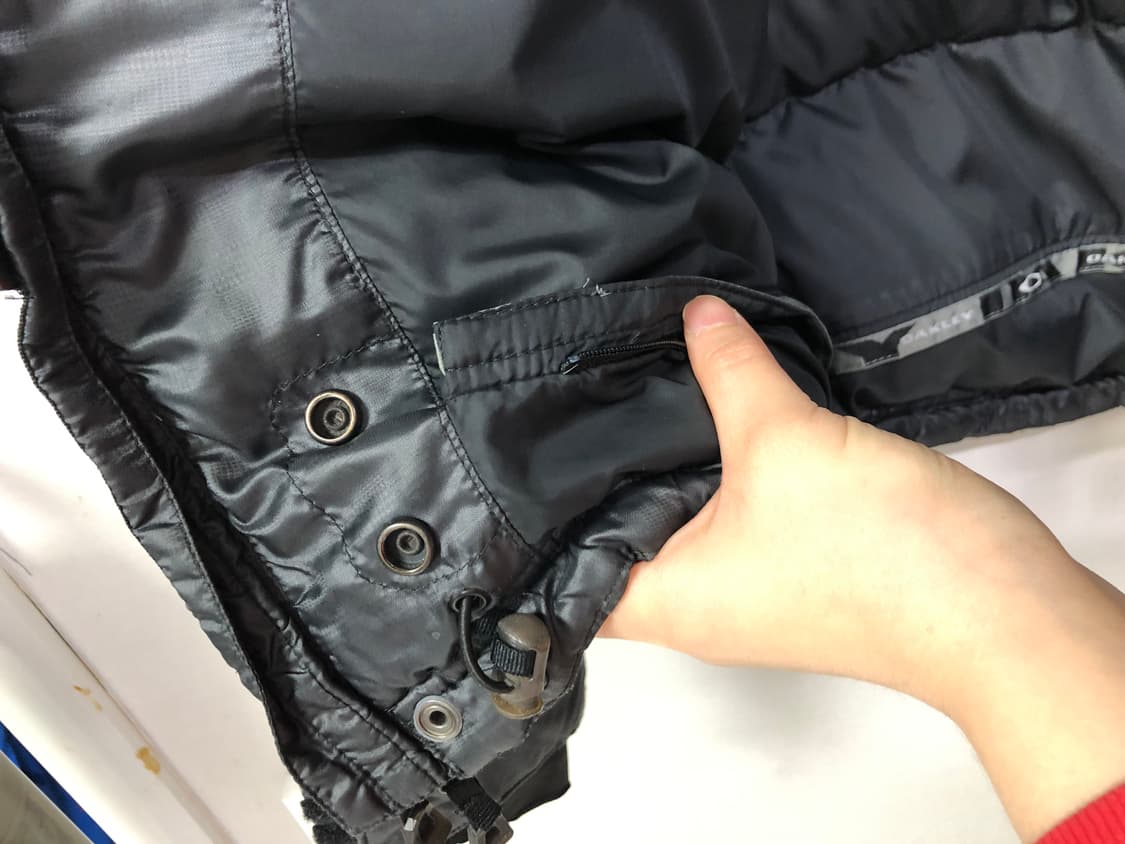 OAKLEY 오클리 투웨이 지퍼 구스다운 하프패딩 _ 블랙 상품이미지8