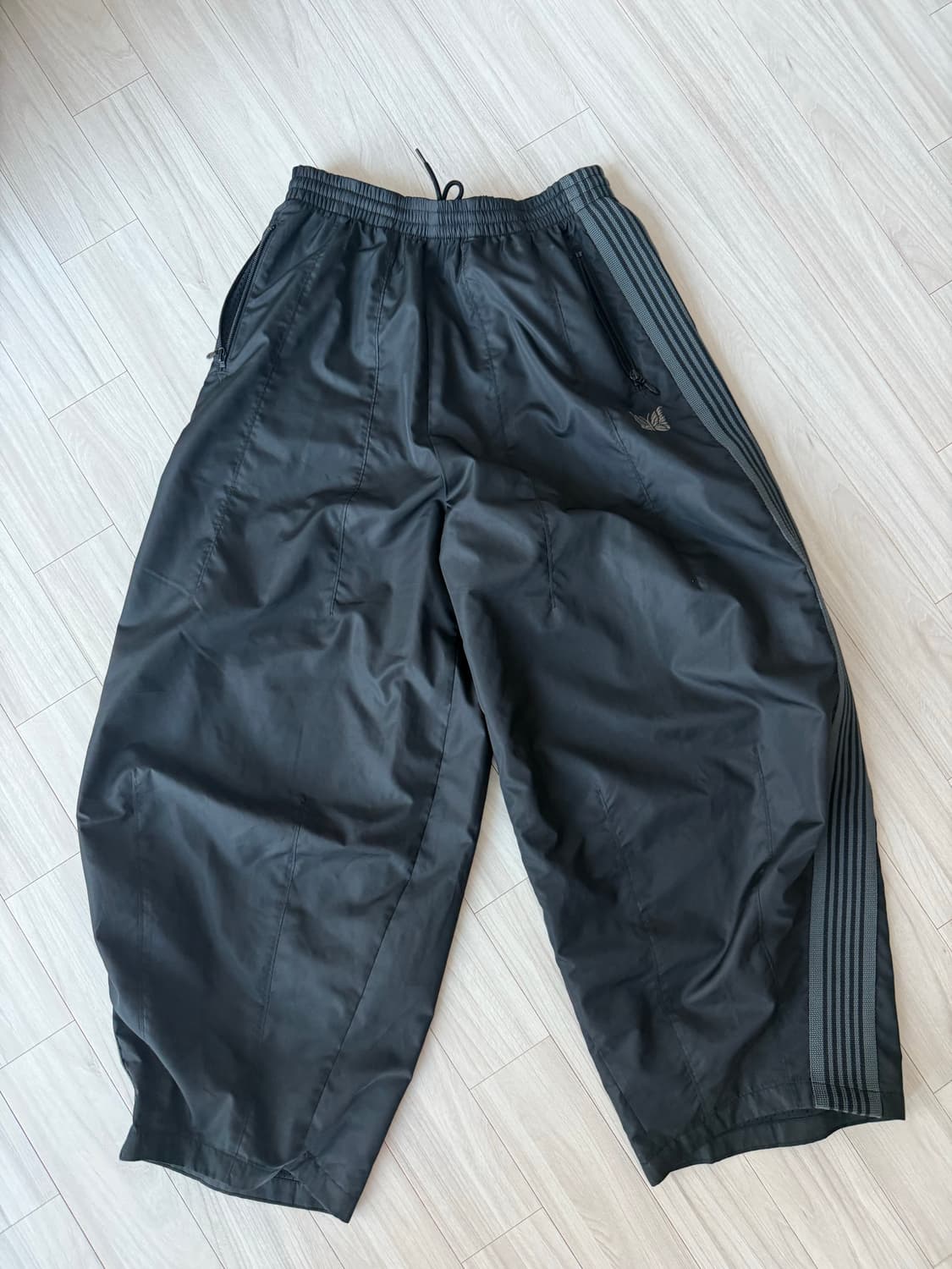 니들스 X BEAVER 별주 HD 트랙팬츠 나일론 블랙 상품이미지2