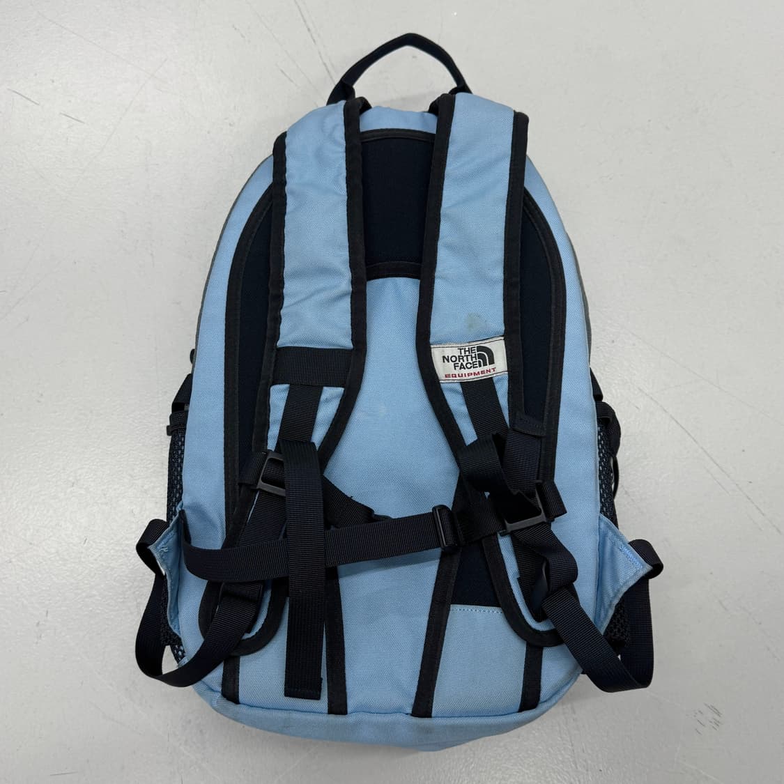 노스페이스 고프코어 에센셜 하늘색 스몰 백팩 상품이미지3