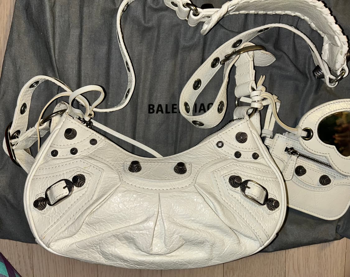 발렌시아가  아레나 램스킨 르카골 XS 숄더백 화이트 상품이미지1