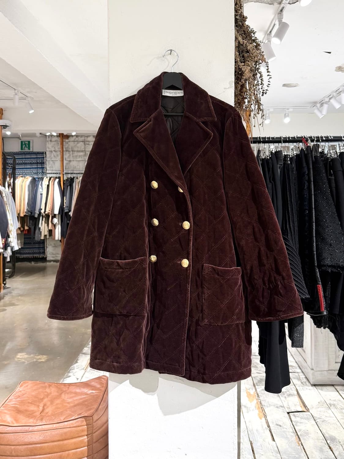 이브생로랑 브라운 벨벳 퀼팅 더블 코트 상품이미지1