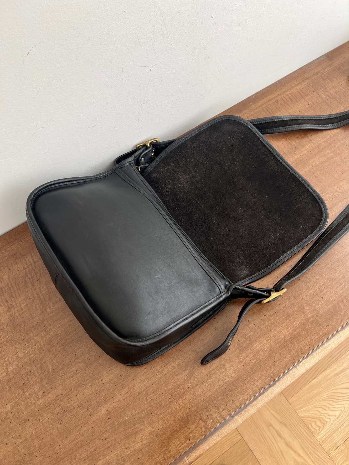 올드 코치 블랙 레더 크로스백 9951 상품이미지3