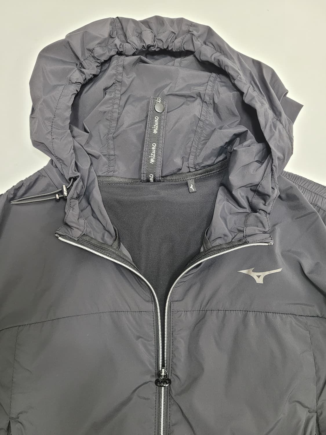 MIZUNO 23SS 미즈노 골프 우븐 후드 베스트 / 여 S 블랙
z3 상품이미지4