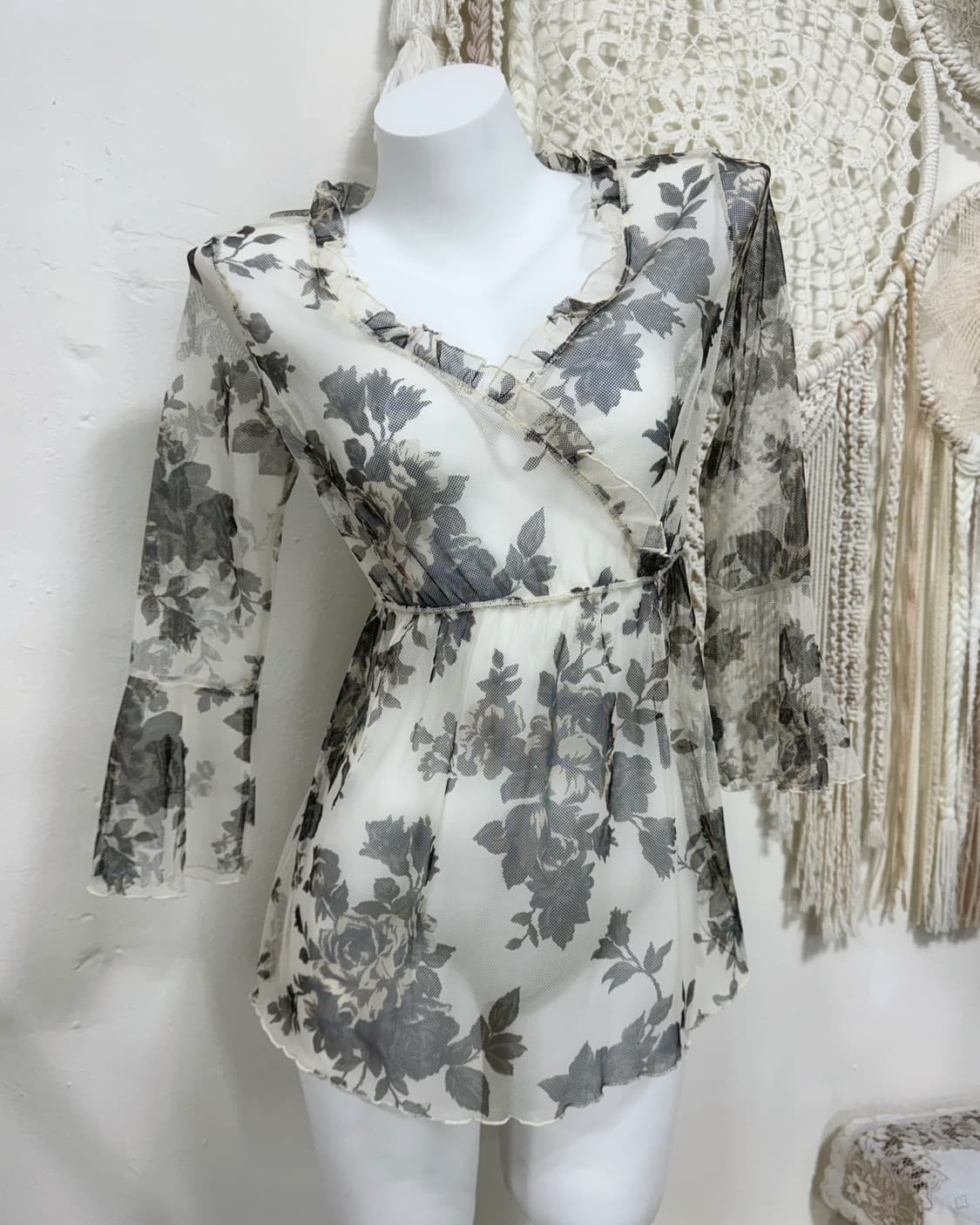 Lest rose Mesh Lace Blouse 상품이미지3