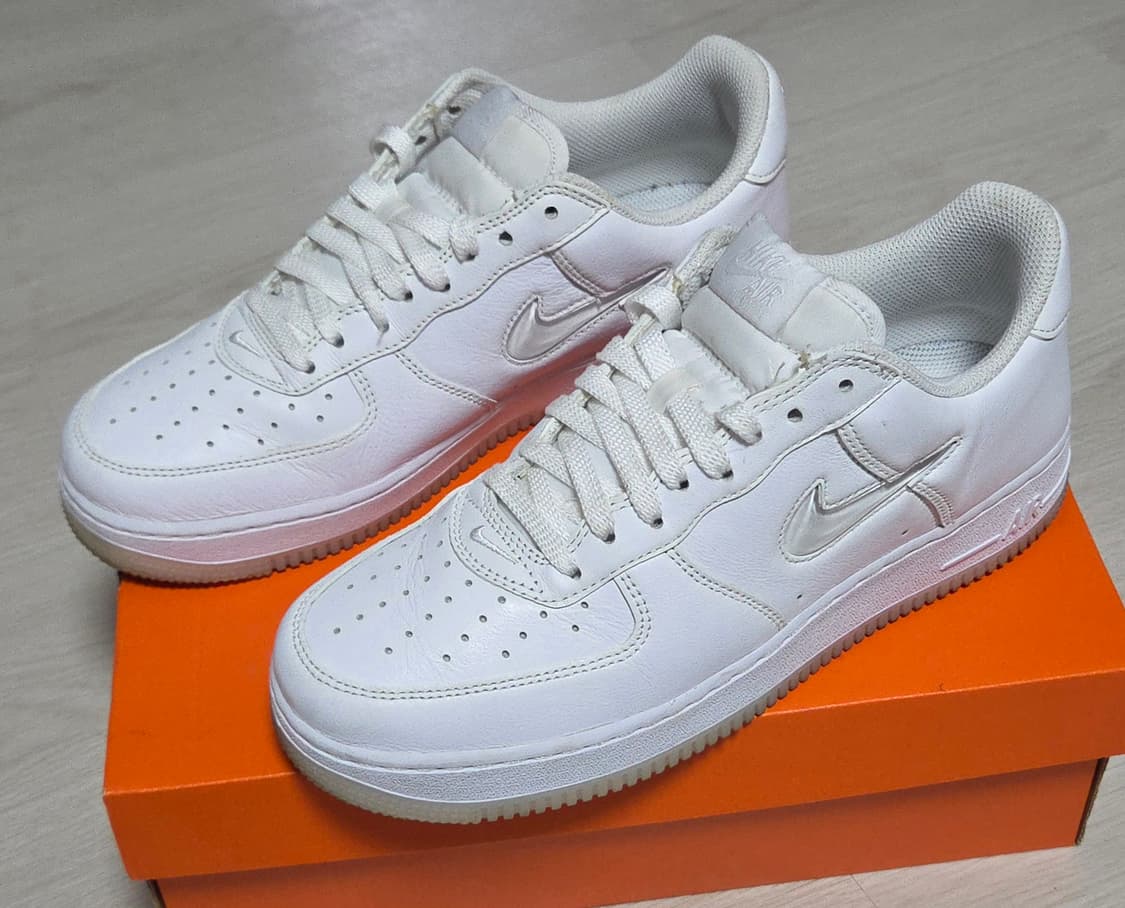 나이키 에어 포스 1 로우 컬러 오브 더 먼스 뽈록 상품이미지1