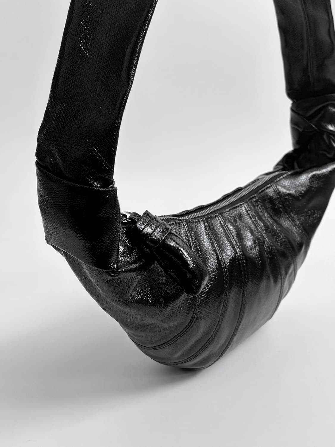 르메르 코티드린넨 크루아상백 스몰 판매합니다. 상품이미지2