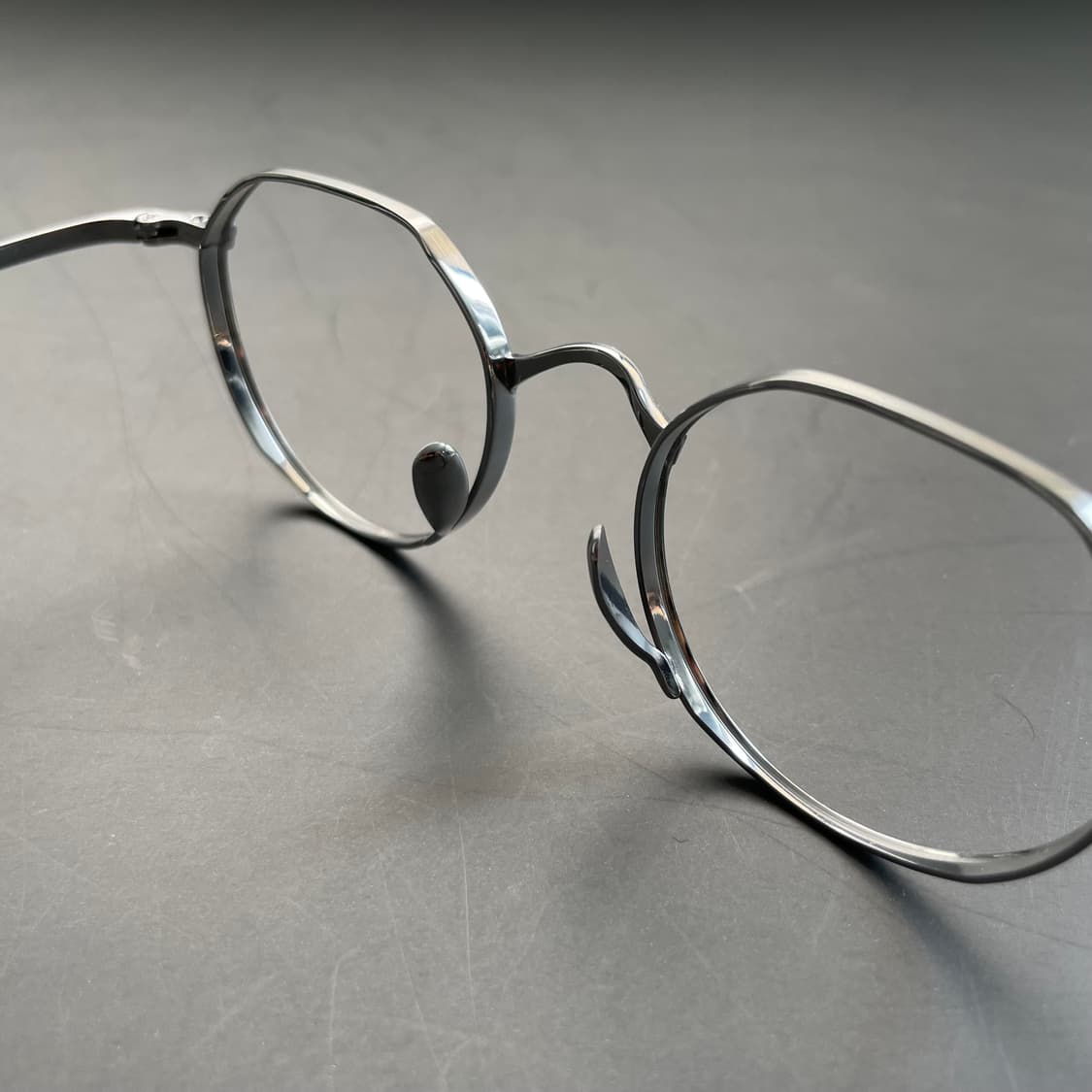 실버 사각 티타늄 코받침 없는 윤여정 일본 안경 상품이미지5