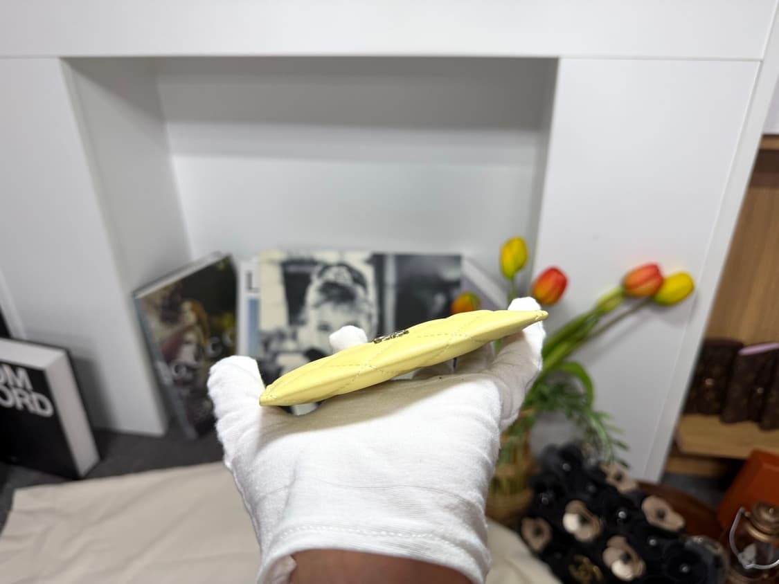 샤넬뷰티 램스킨 카드지갑 옐로우 풀박스 상품이미지5