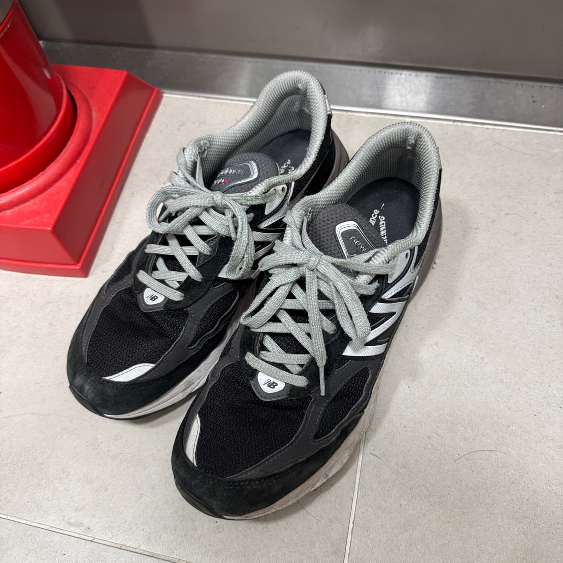 뉴발란스 990v6 블랙 285 상품이미지1