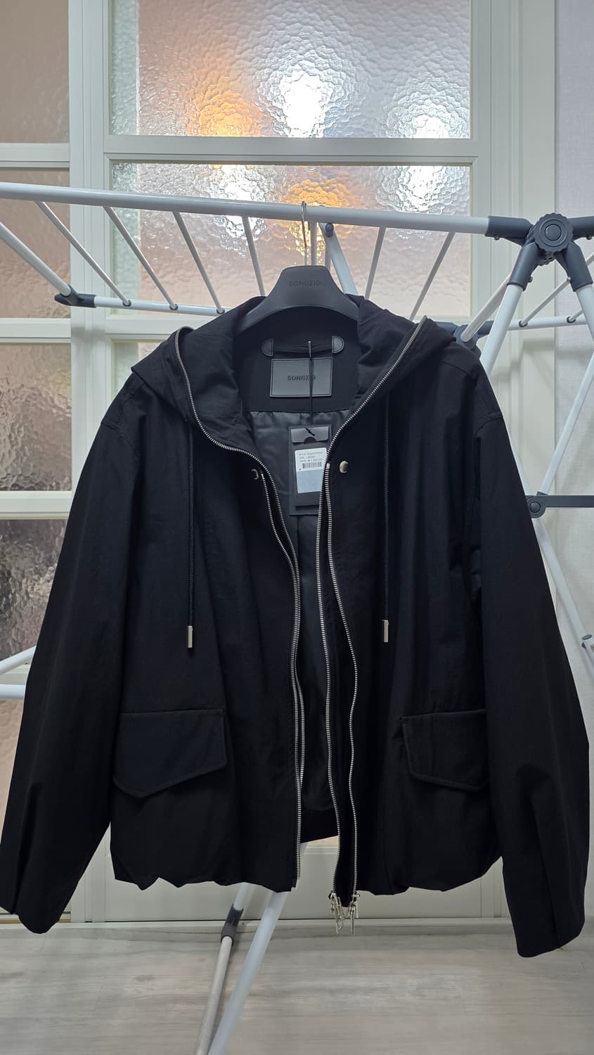 송지오 컬렉션 멀티 다트 엠브로이드 후드 점퍼 블랙 상품이미지2