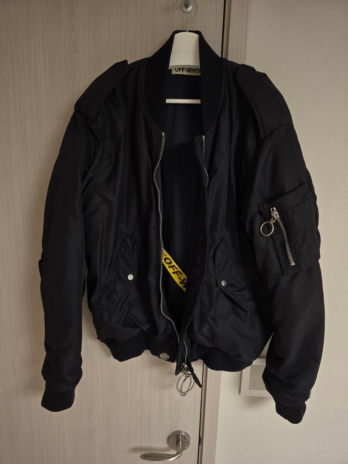 오프화이트 16fw ma-1 봄버 블랙 L 상품이미지3
