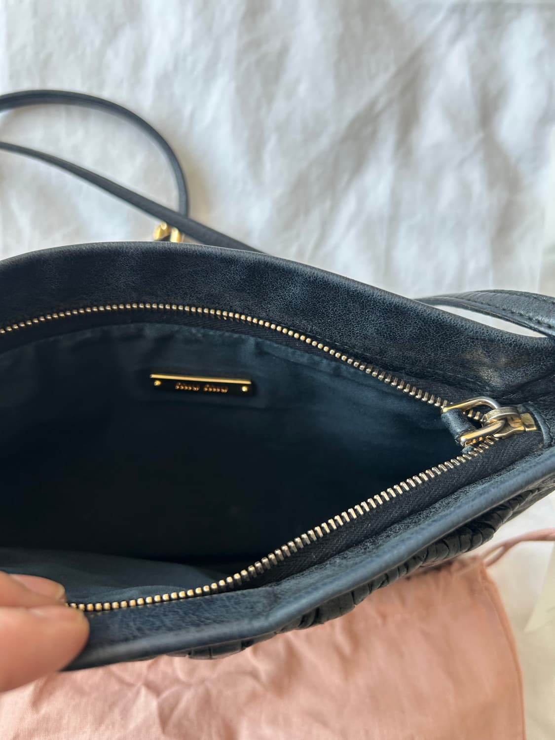 미우미우 크로스백 상품이미지5