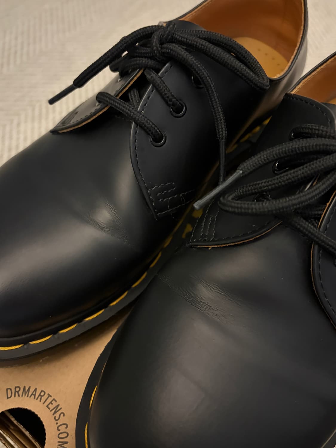 닥터마틴 1461 블랙스무스 국내매장판 250사이즈 상품이미지2