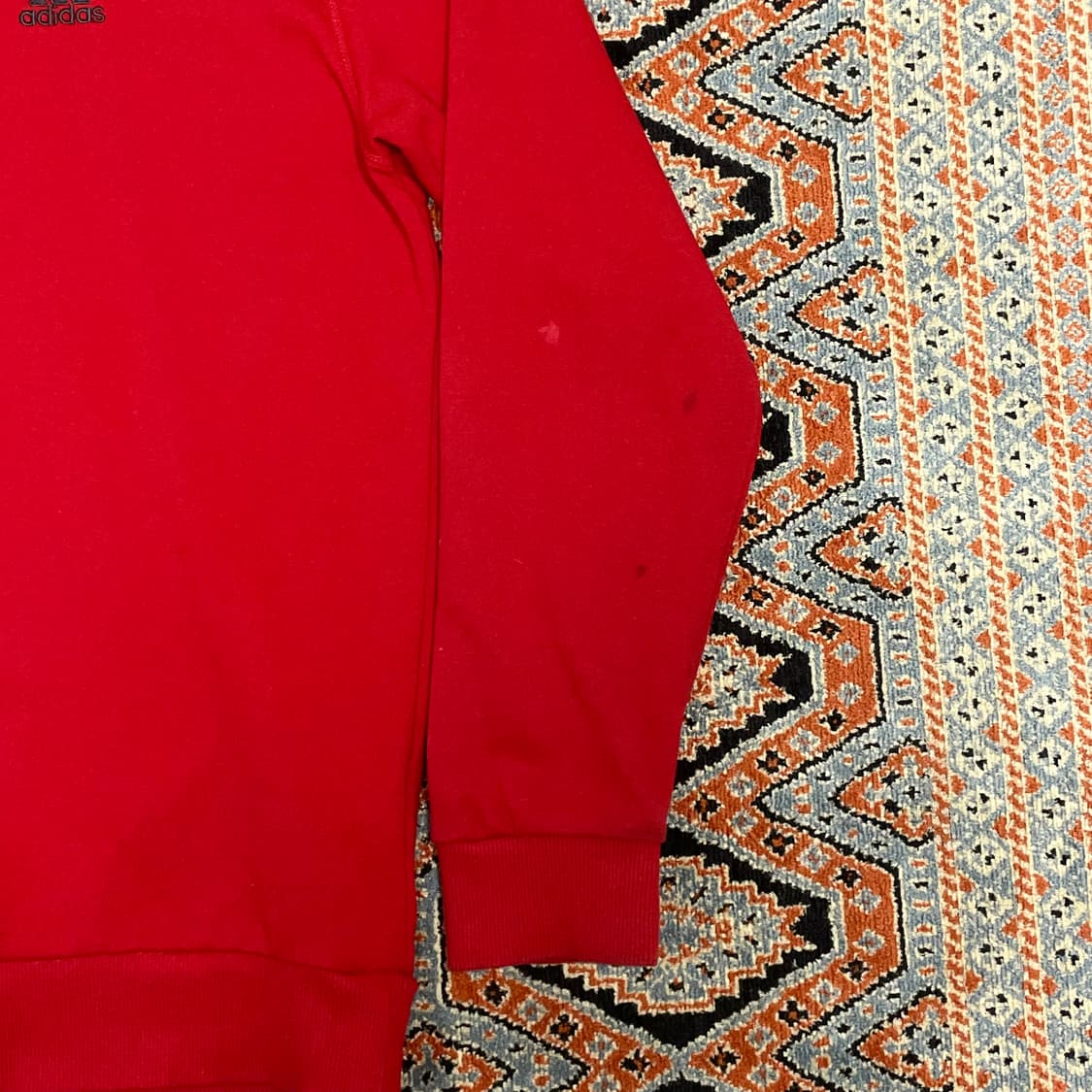 아디다스 삼각로고 레드 맨투맨 남성105 상품이미지3