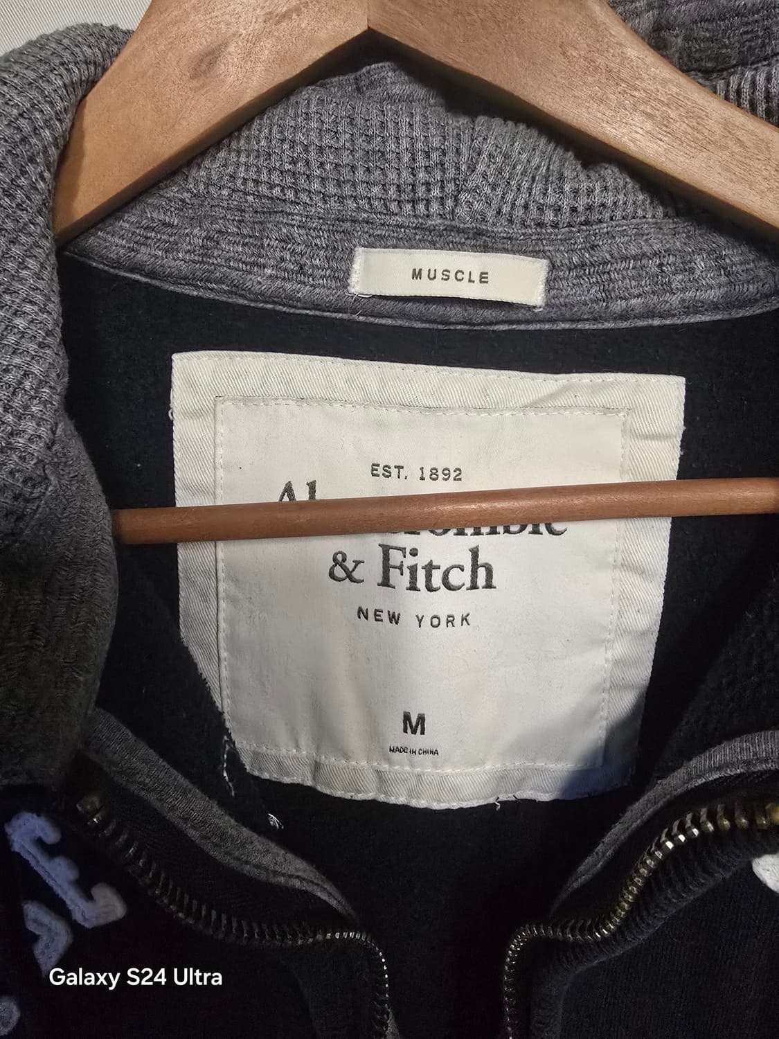 아베크롬비 네이비 약기모 후드집업 M ✨️정품✨️
 상품이미지3