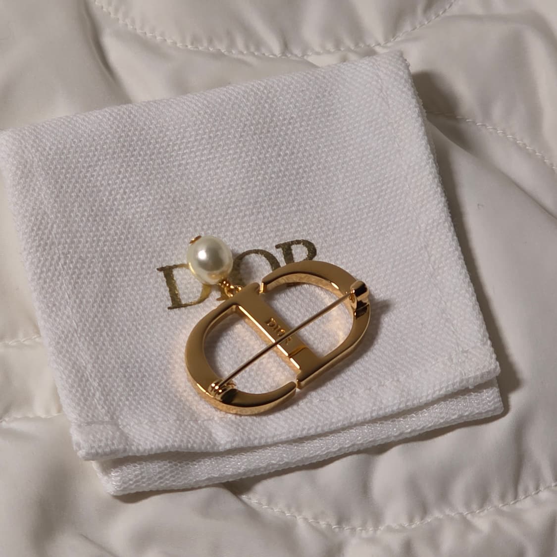 디올 쁘띠 cd 브로치 화이트 상품이미지7