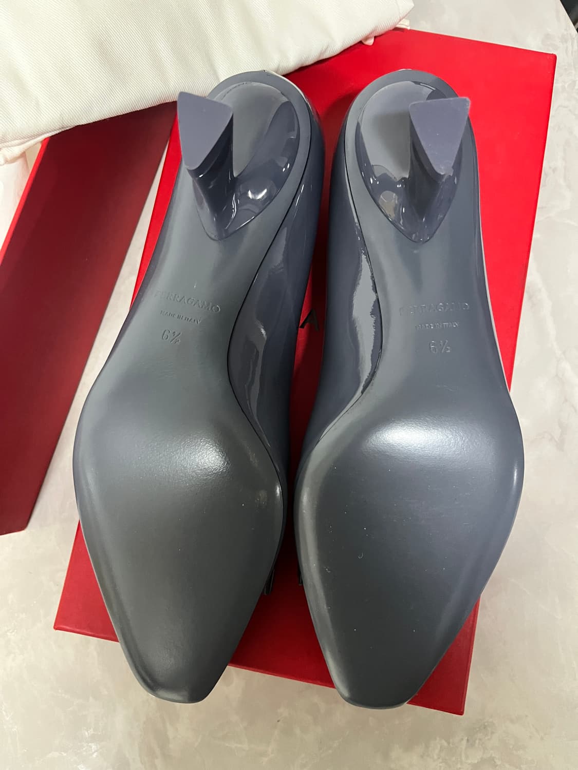 페라가모 펌프스 6 1/2 D볼 새상품 상품이미지3