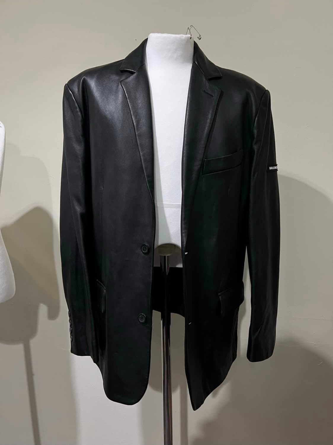 발렌시아가 패치 레더 싱글 블레이저 자켓 34사이즈 팝니다 상품이미지3