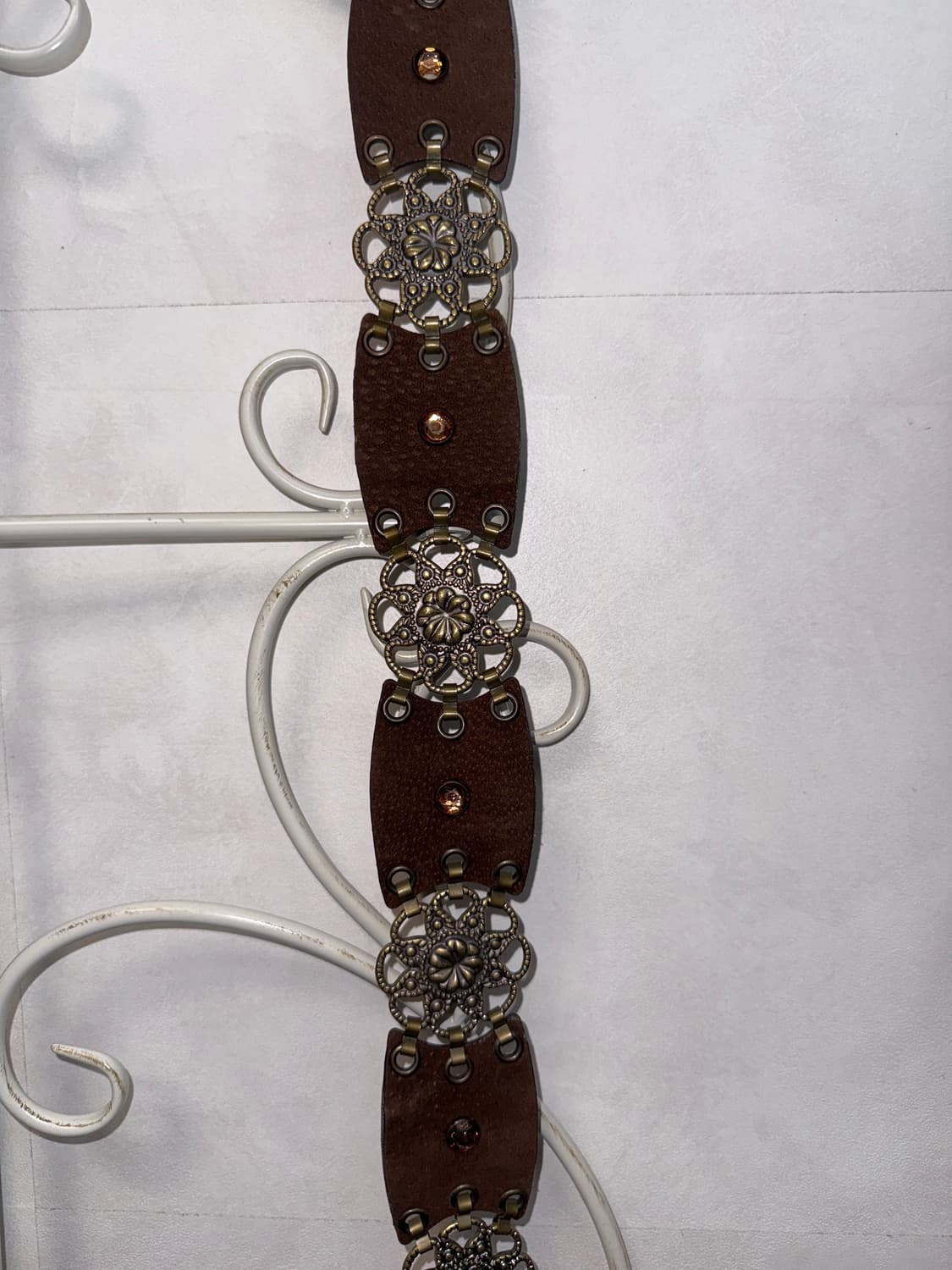 Brown oriental floral suede cubic 체인 벨트 상품이미지6