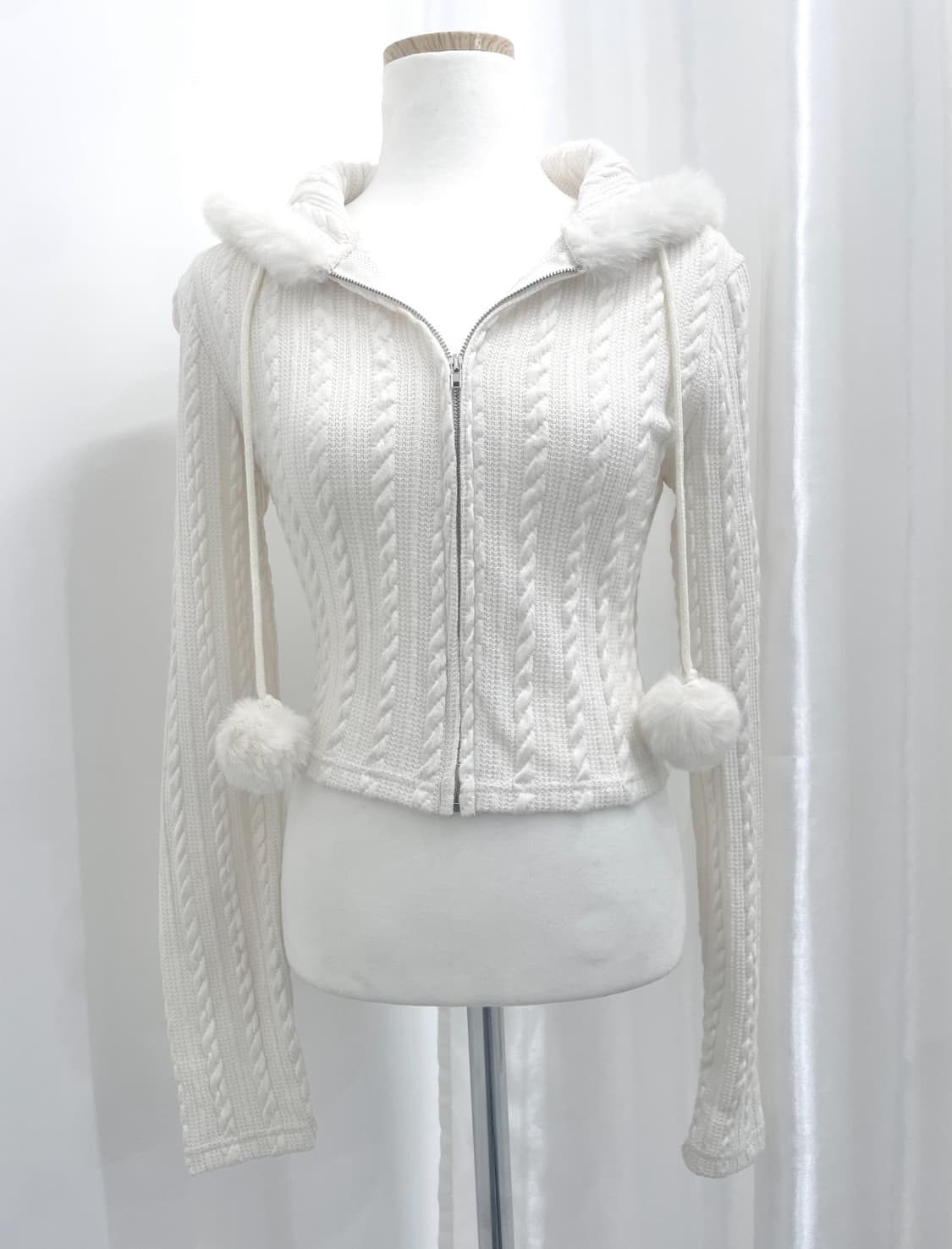 쌩 화이트 폼폼 후드 집업 상품이미지2