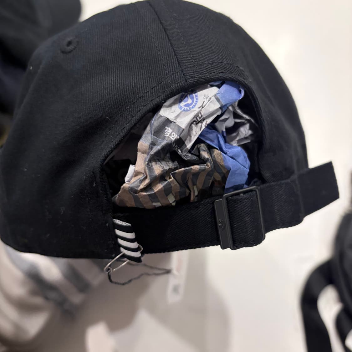 아디다스 블랙 볼캡 모자 상품이미지3