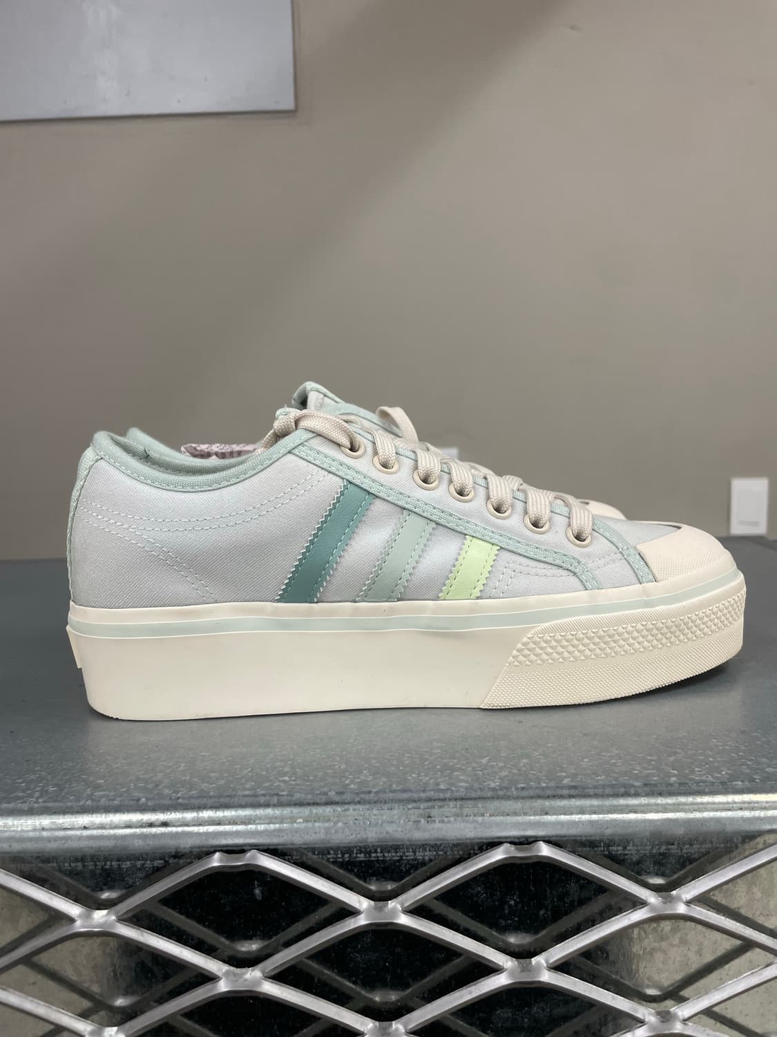 아디다스 니짜 플랫폼 화이트 슈즈 260 상품이미지4