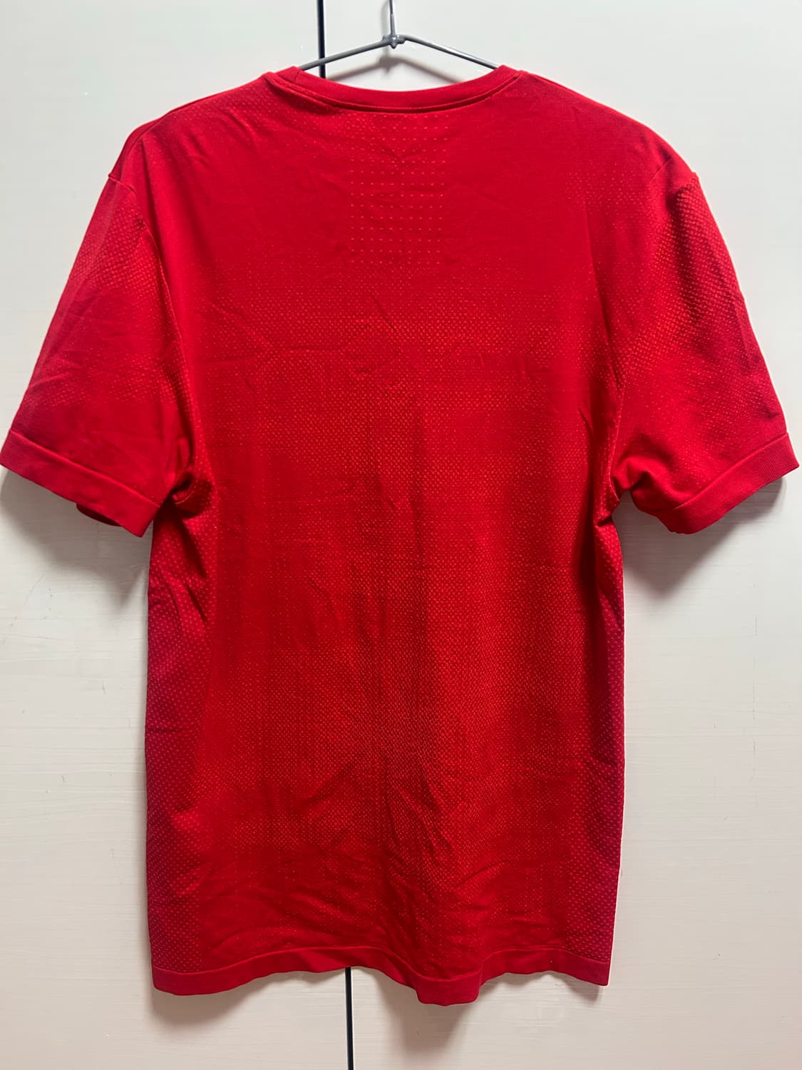 살로몬 빨간색 반팔 티셔츠 M 상품이미지3