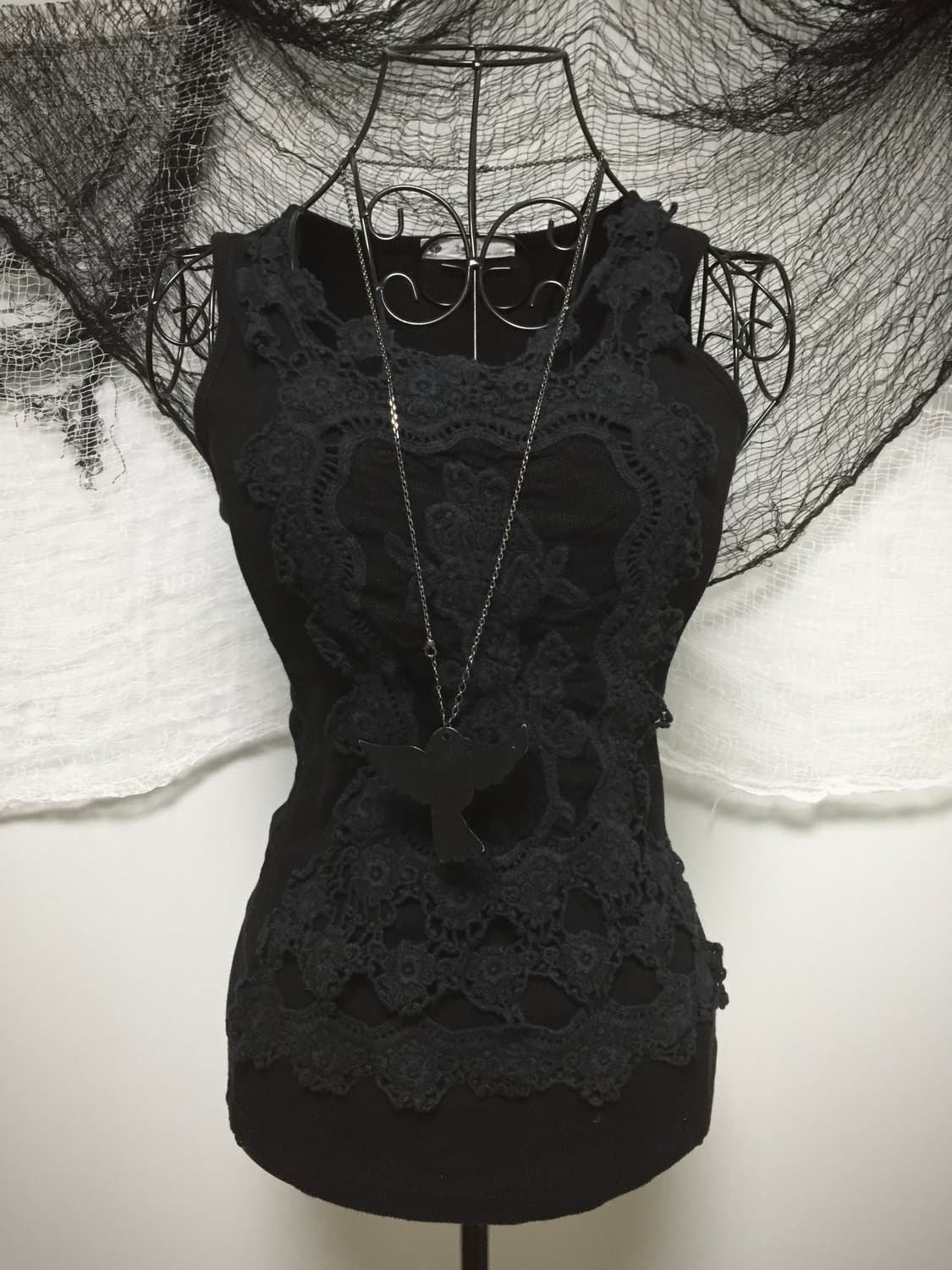 gothic lace detail sleeveless 상품이미지4