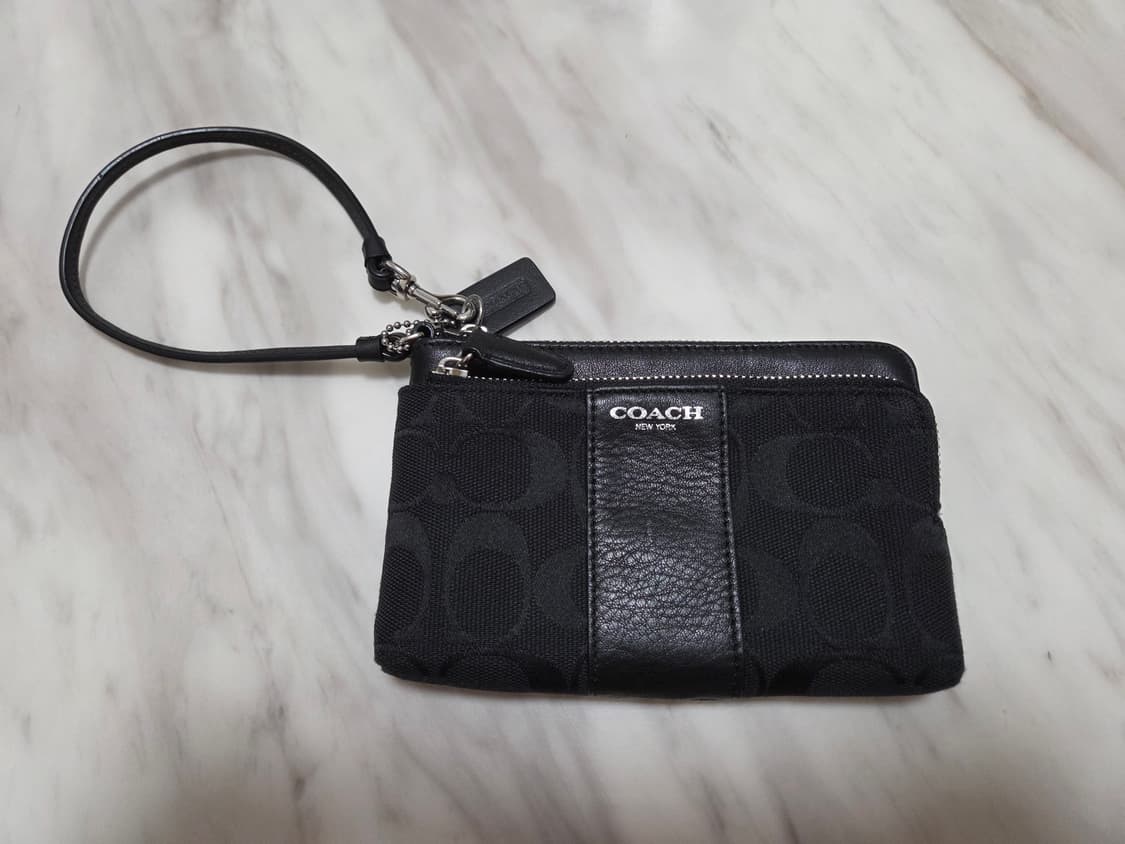 코치 시그니쳐 코너지퍼 리스트릿 상품이미지1