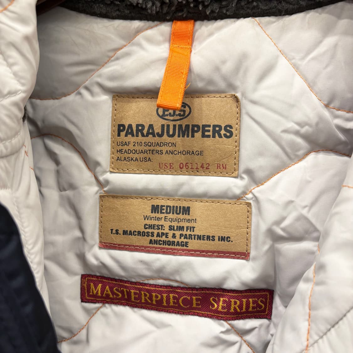 파라점퍼스 코디악 항공 다운 점퍼 퍼 트리밍 후드 멀티 포켓 디테일 블랙 상품이미지8