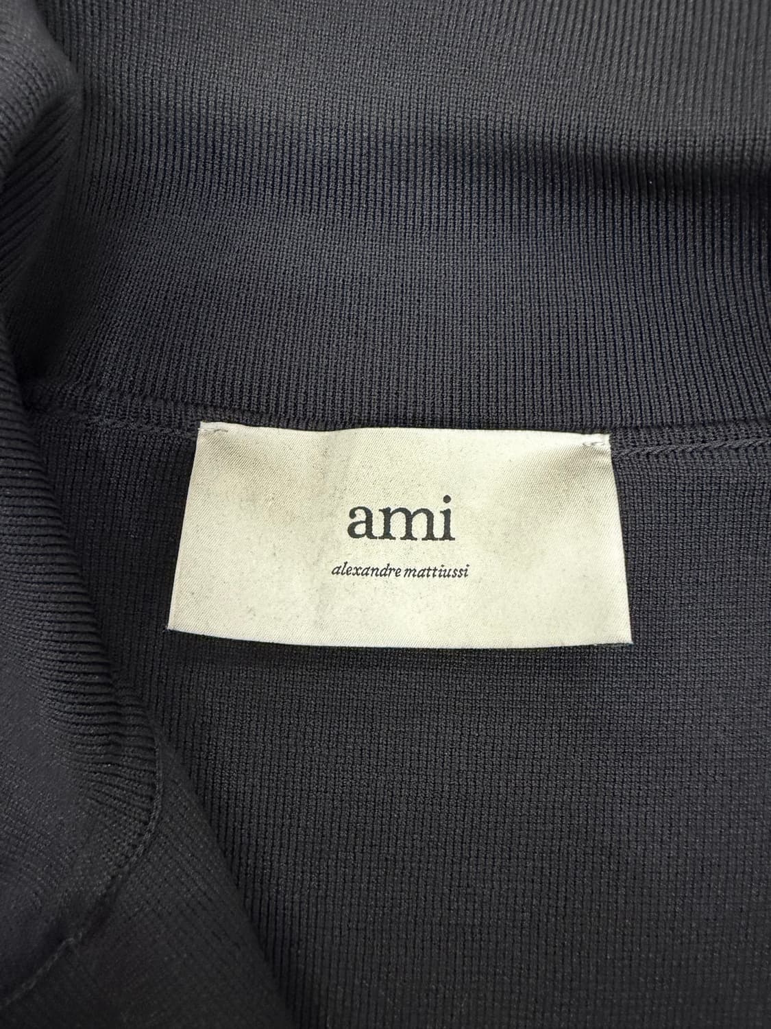 매장판정품) AMI 아미 25ss 오버사이즈 반팔 카라 니트 블랙 M 상품이미지5