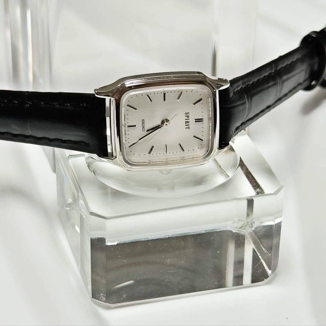 90s 빈티지 세이코 스피릿 실버 쿠션 스퀘어 워치 상품이미지1