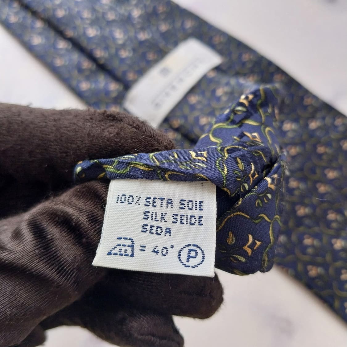 지방시 실크 네이비 빅로고 패턴 넥타이 9.7cm A+등급 K2452
 상품이미지9