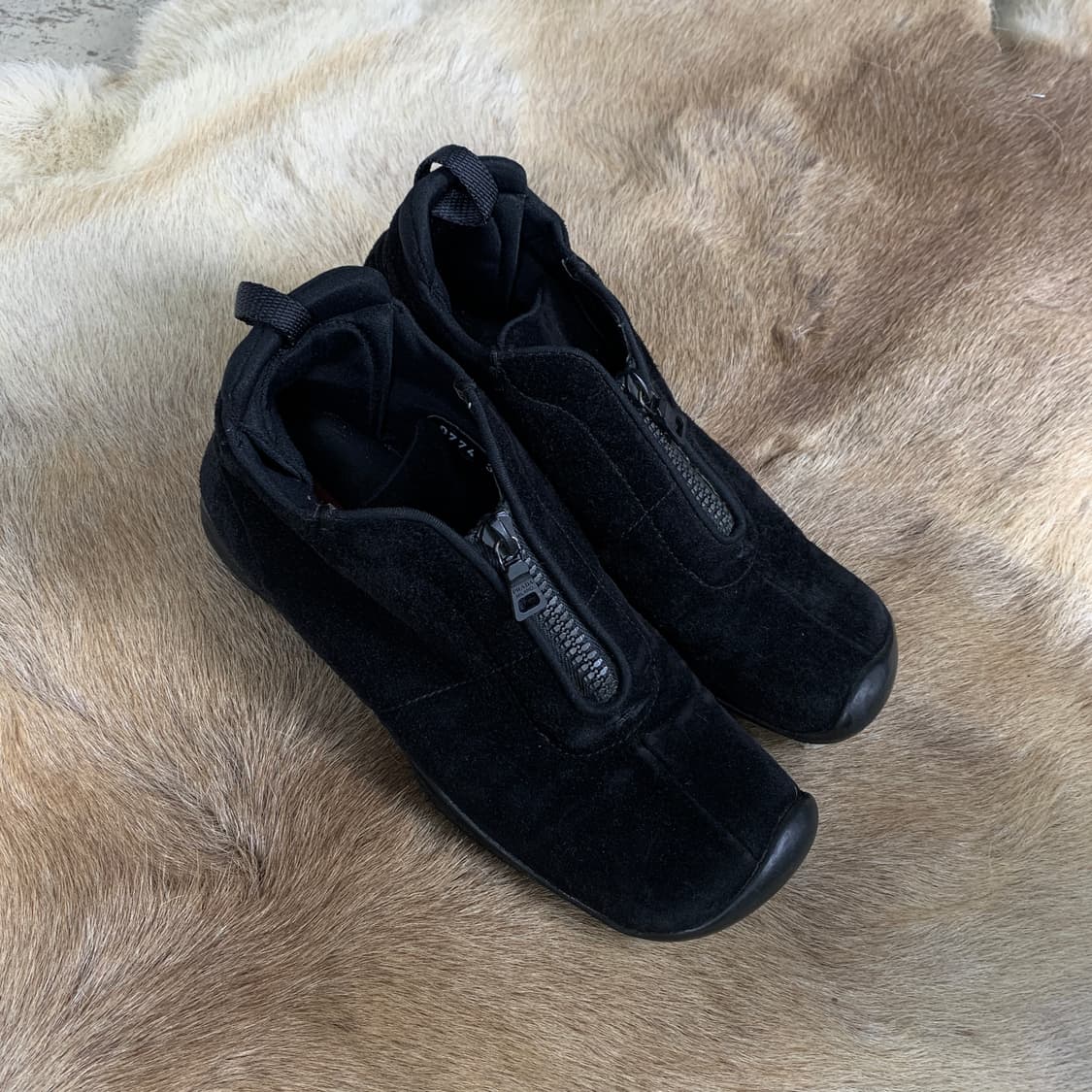 *레어* 프라다 스포츠 스퀘어토 스웨이드 슈즈 상품이미지3