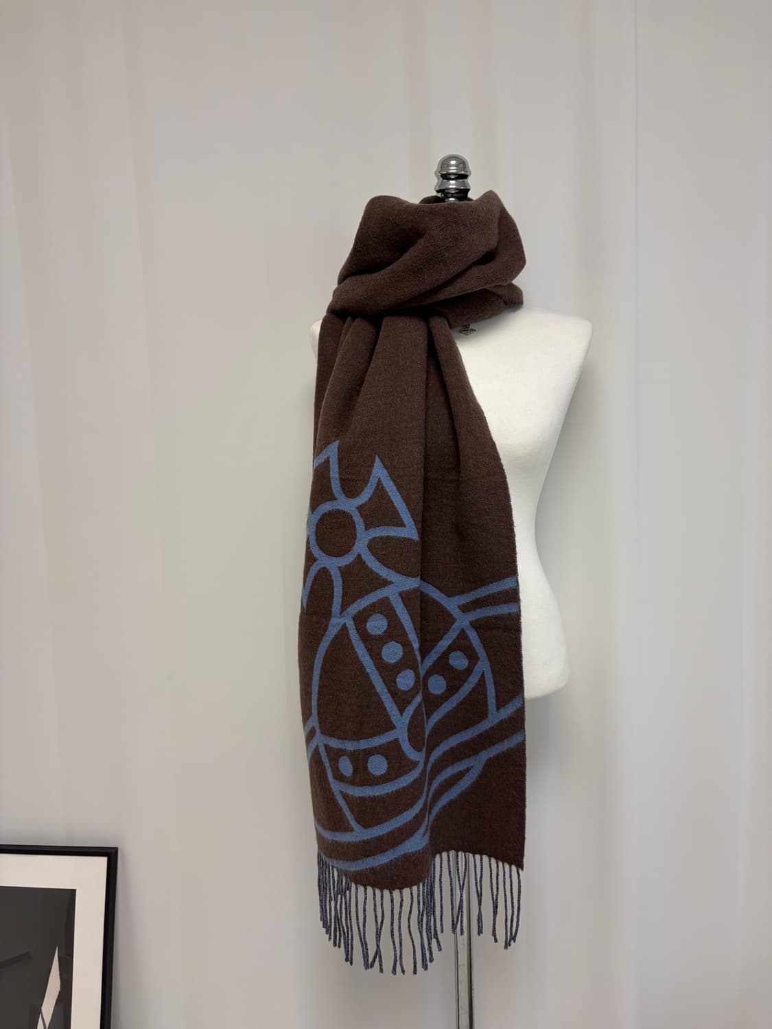 비비안웨스트우드 리버시블 빅로고 머플러 브라운 상품이미지8