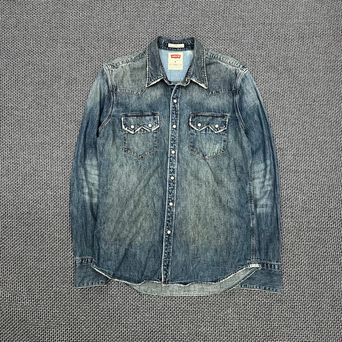 리바이스 슬림핏 데님셔츠 상품이미지1