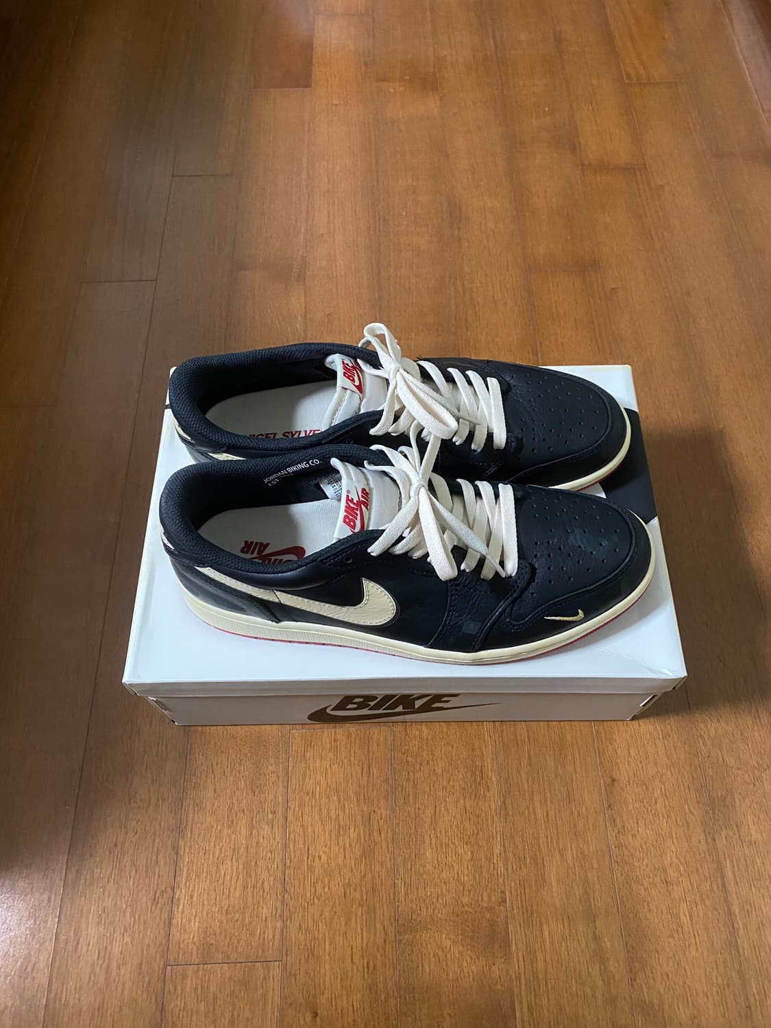 [285] 나이키 조던1x나이젤 실베스터 레트로 로우 og 상품이미지2