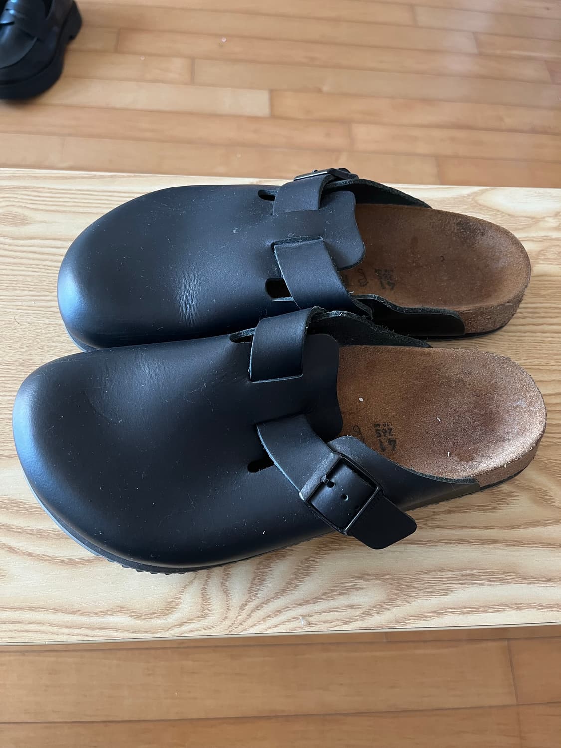 버켄스탁 보스턴 슈퍼 그립 레더 블랙 - 레귤러 41 (165) 상품이미지2