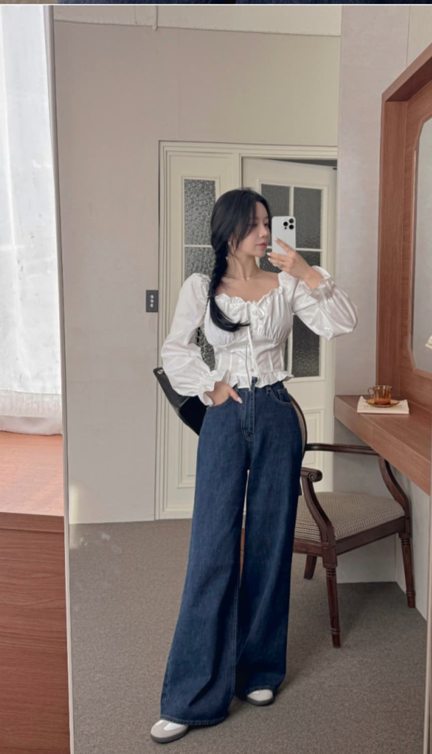 셔링 화이트 블라우스 상품이미지2