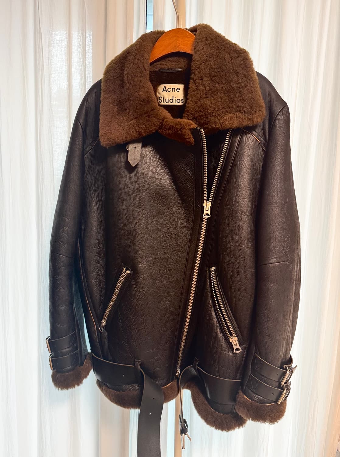 아크네 무스탕 상품이미지1