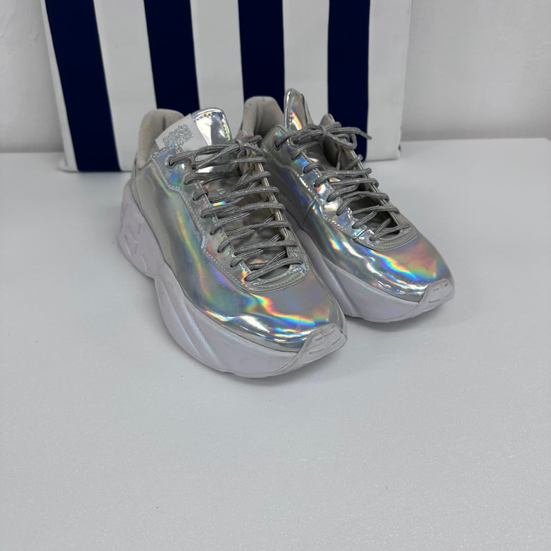 오니츠카타이거 x 신데렐라 오로라 홀로그램 스니커즈 운동화 250 상품이미지2