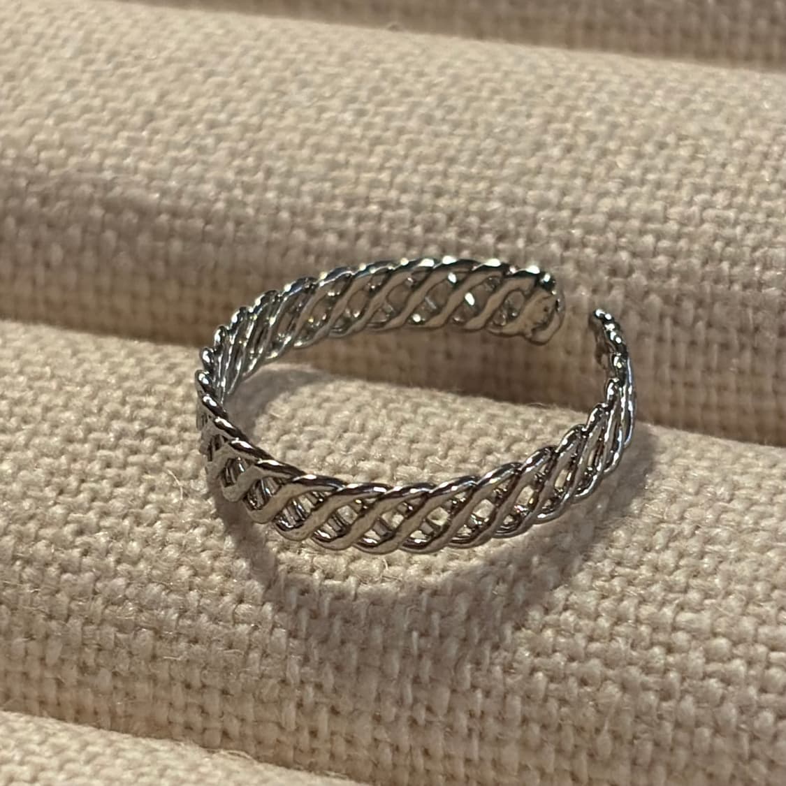 새상품 여성 신주 꽈베기 반지  상품이미지2