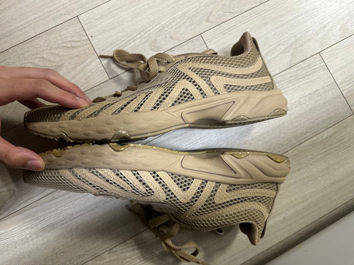 아크네스튜디오 스니커즈 상품이미지3