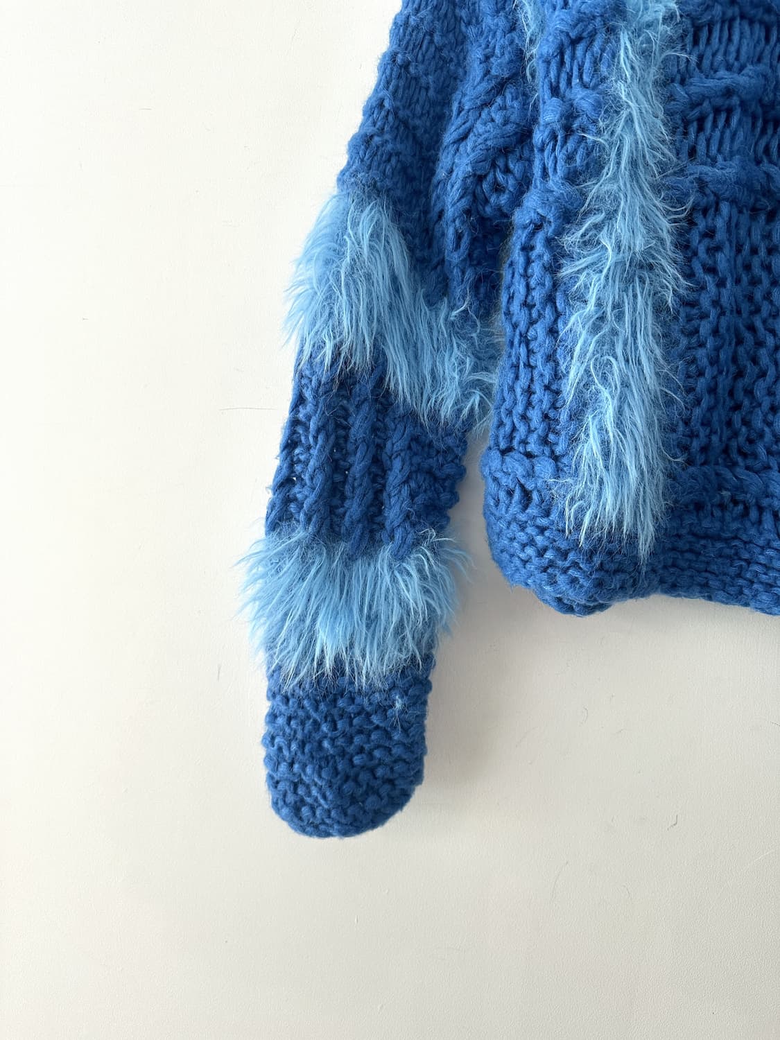 Rib detail fur knit / blue 상품이미지3