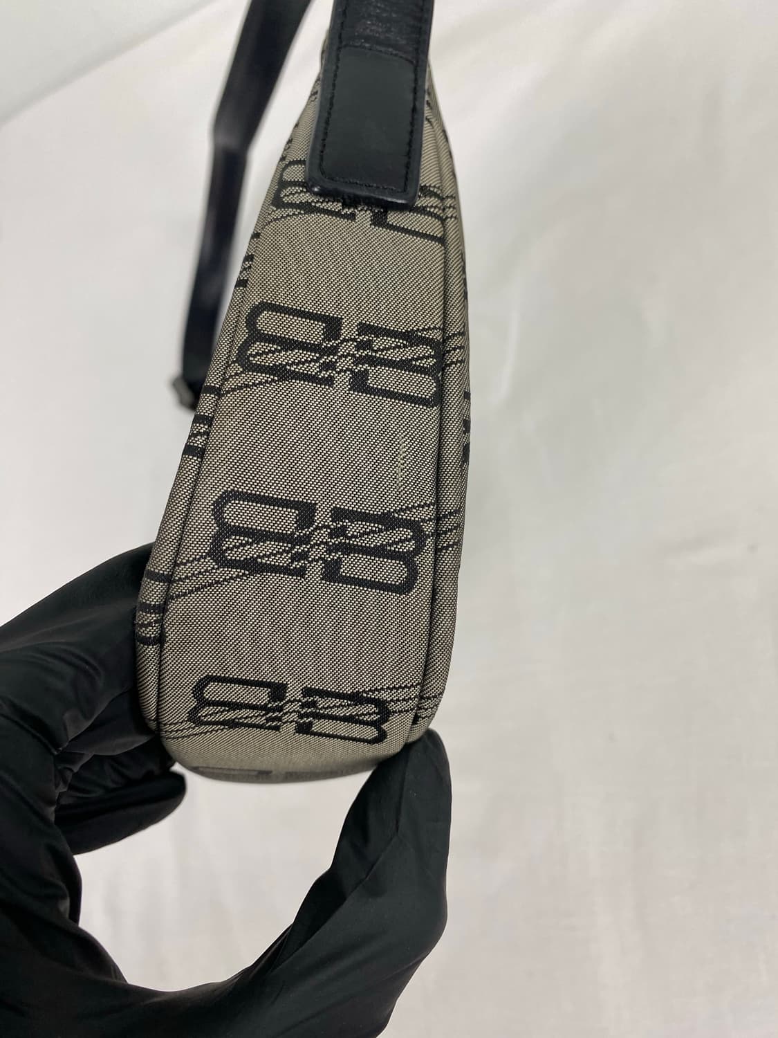 발렌시아가 BB로고 모노그램 캔버스 숄더백  <50> 상품이미지10