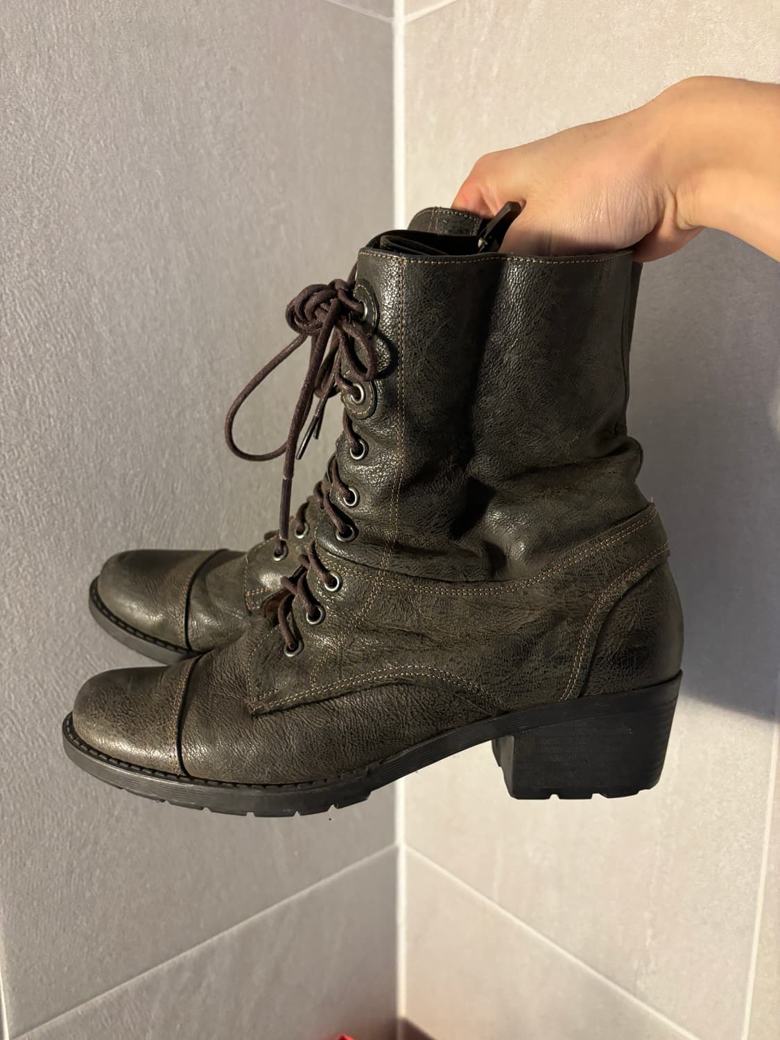 빈티지 레더 앵클부츠 상품이미지1